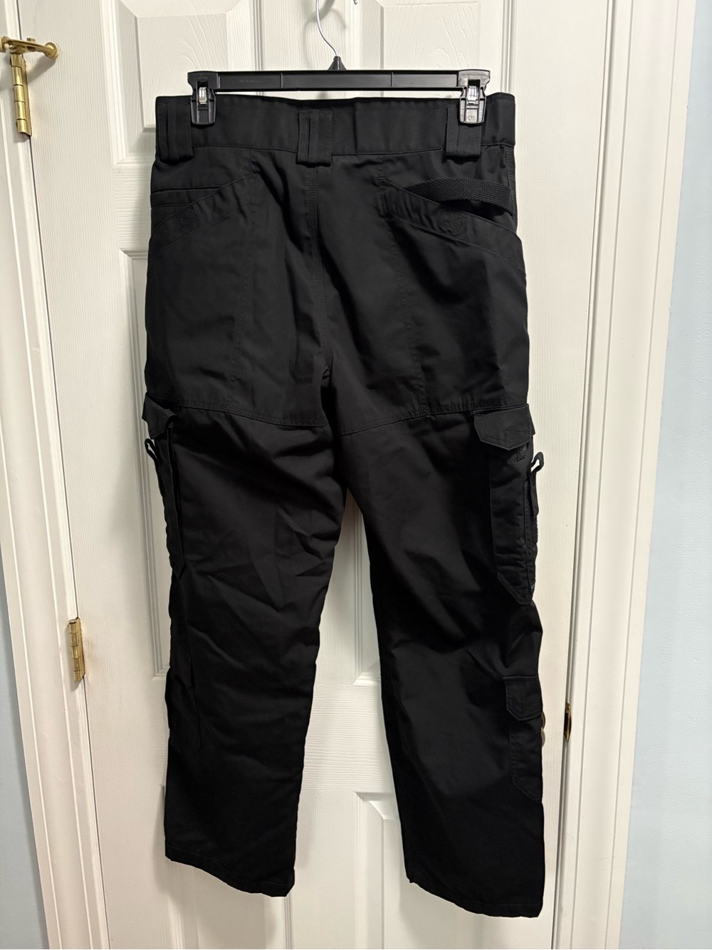 5.11 Tactical Men's Black Cargo Pants with Multi-Pocket Utility NWOT - Picture 4 of 4